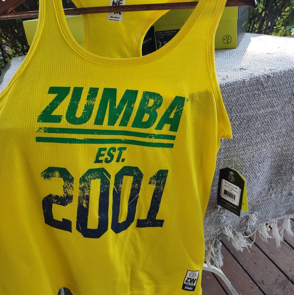 Zumbawear New T-back, Yellow 💛 💚 and black bold decal, Ribbed Size Medium